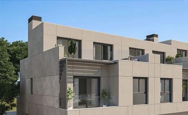 Casa de 4 habitaciones en New Golden Mile, Estepona en venta con piscina - 540.000 € (Ref: 10001651)