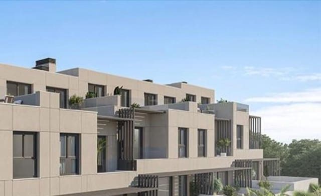 Casa de 4 habitaciones en New Golden Mile, Estepona en venta con piscina - 540.000 € (Ref: 10001651)