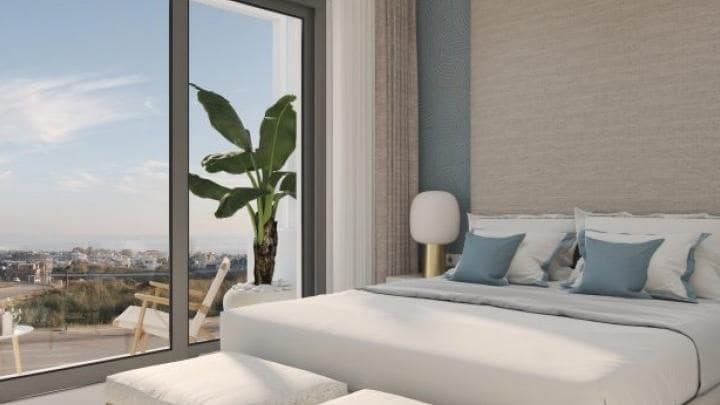 Casa de 4 habitaciones en New Golden Mile en venta con piscina - 540.000 € (Ref: 10001651)