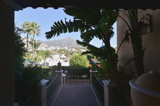 4 slaapkamer Villa te koop in Marbella met zwembad garage - € 1.575.000 (Ref: 10001653)