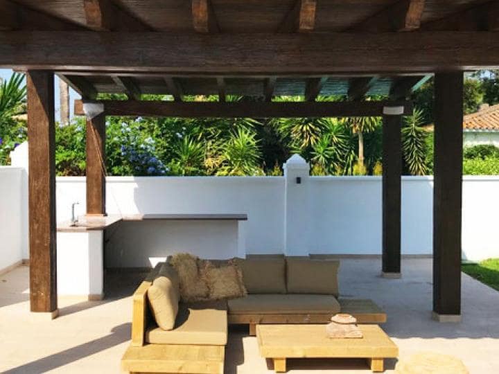 4 sypialnia Willa na sprzedaż w Marbella z basenem - 1 395 000 € (Ref: 10001654)