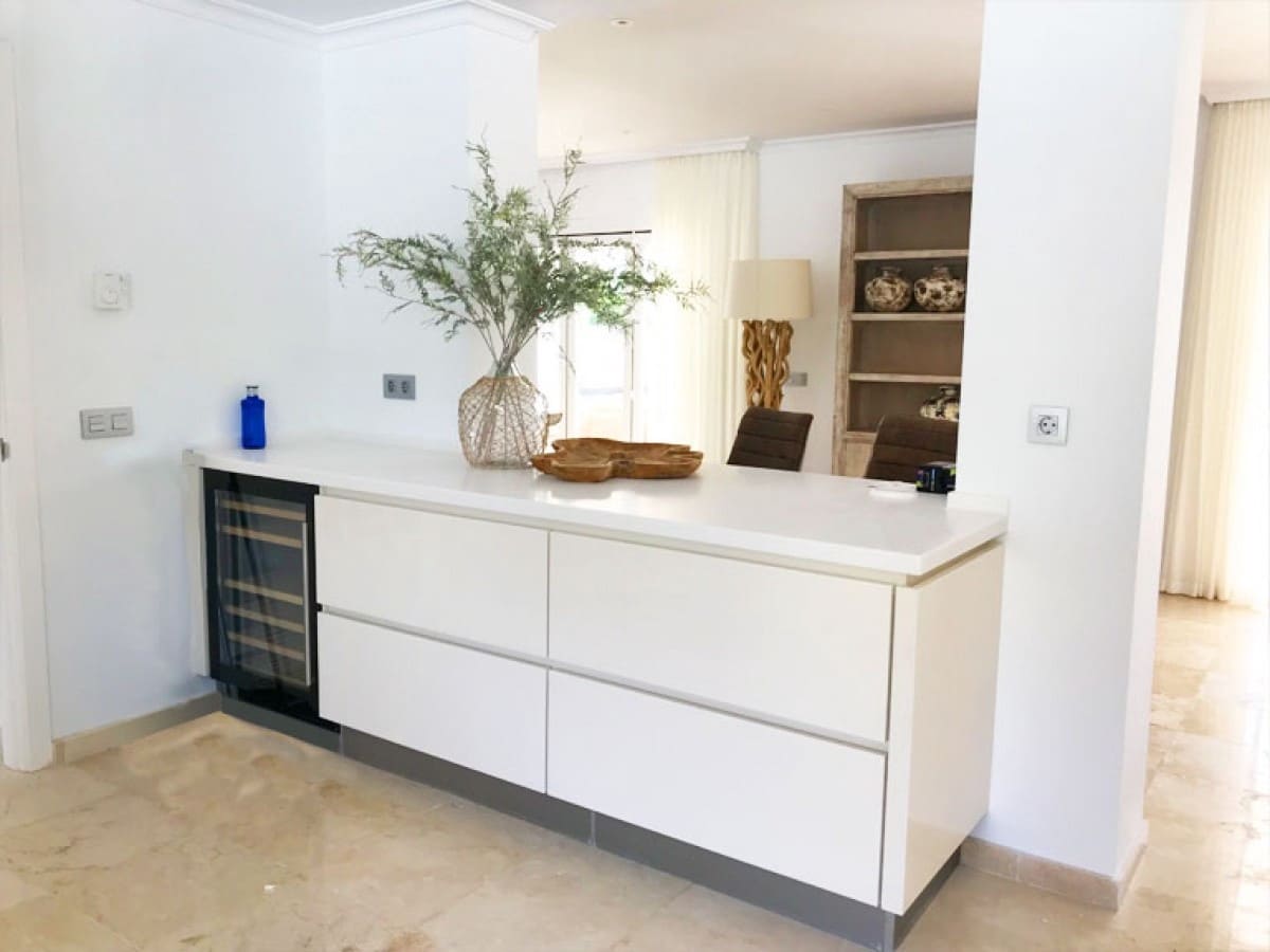 4 sypialnia Willa na sprzedaż w Marbella z basenem - 1 395 000 € (Ref: 10001654)