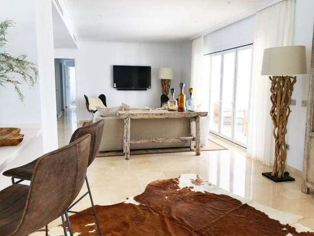 4 sypialnia Willa na sprzedaż w Marbella z basenem - 1 395 000 € (Ref: 10001654)