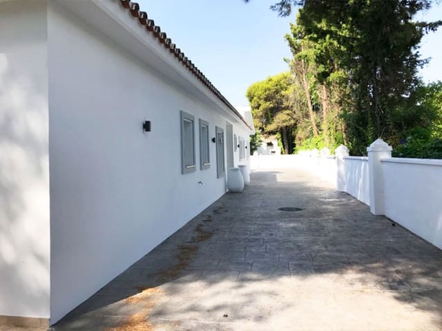 4 sypialnia Willa na sprzedaż w Marbella z basenem - 1 395 000 € (Ref: 10001654)