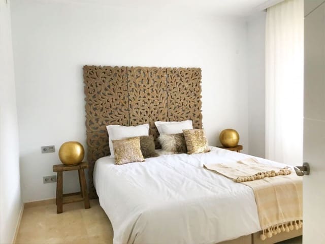 4 sypialnia Willa na sprzedaż w Marbella z basenem - 1 395 000 € (Ref: 10001654)