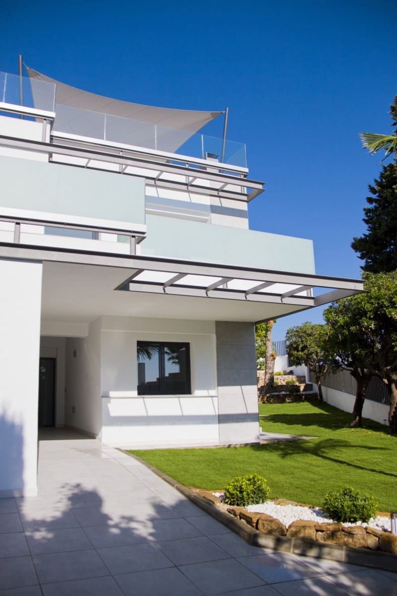 7 soverom Villa til salgs i Guadalmina med svømmebasseng - € 1 395 000 (Ref: 10001655)