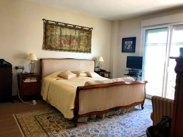 3 soverom Leilighet til salgs i Puerto Banus, Marbella med svømmebasseng garasje - € 1 350 000 (Ref: 10001657)