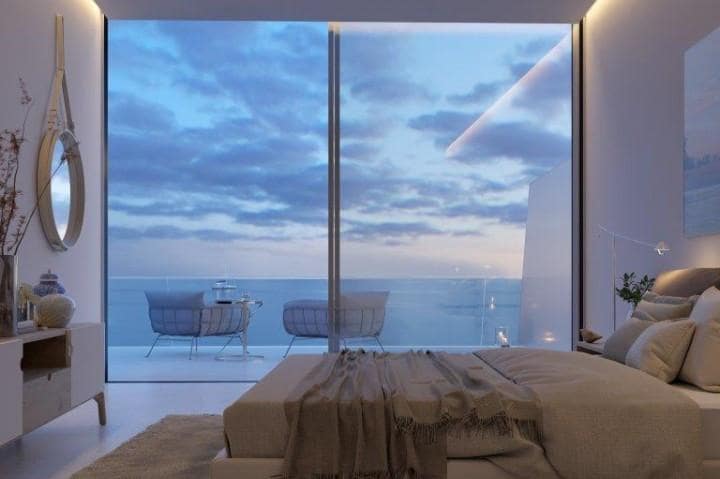 Ático de 3 habitaciones en Estepona en venta con piscina garaje - 1.991.000 € (Ref: 10001658)