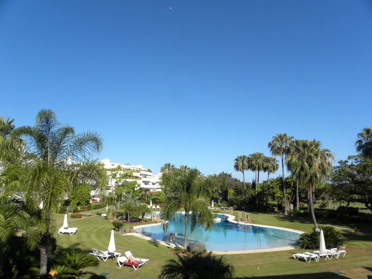 4 Zimmer Apartment zu verkaufen in Marbella mit Pool Garage - 995.000 € (Ref: 10001662)