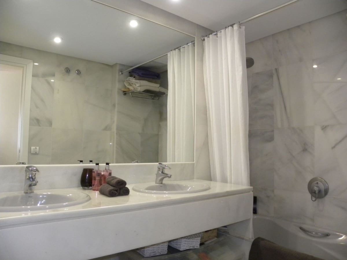 4 Zimmer Apartment zu verkaufen in Marbella mit Pool Garage - 995.000 € (Ref: 10001662)