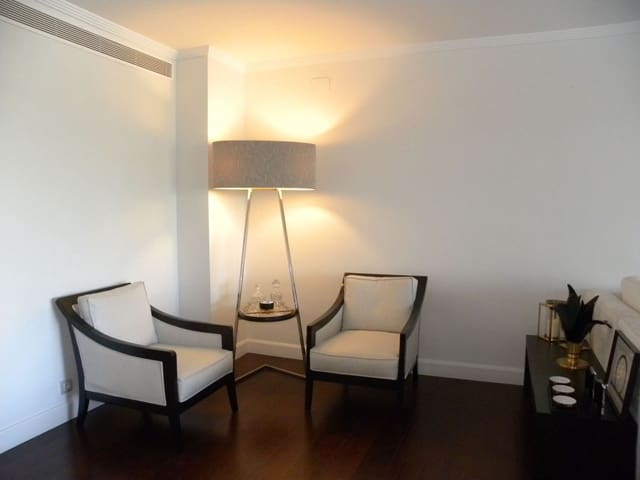 4 Zimmer Apartment zu verkaufen in Marbella mit Pool Garage - 995.000 € (Ref: 10001662)
