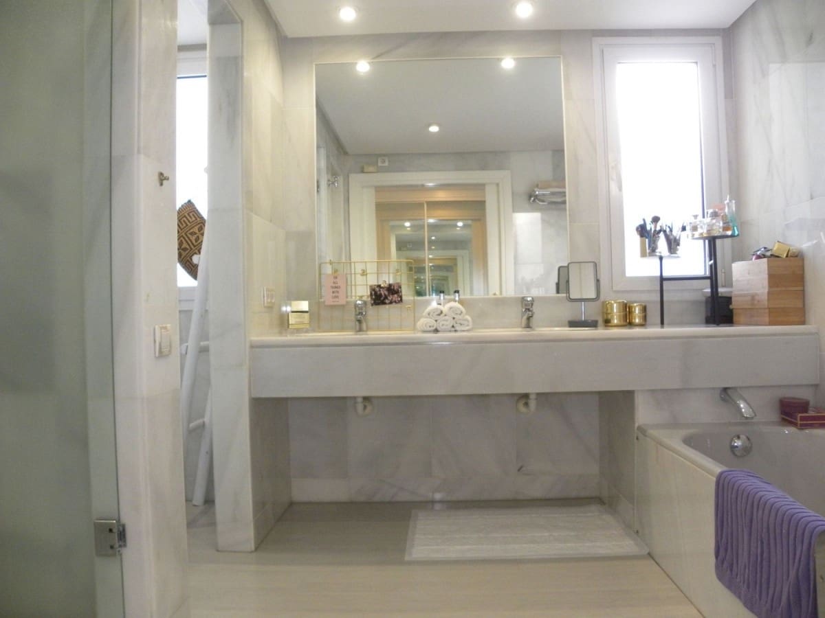 4 Zimmer Apartment zu verkaufen in Marbella mit Pool Garage - 995.000 € (Ref: 10001662)