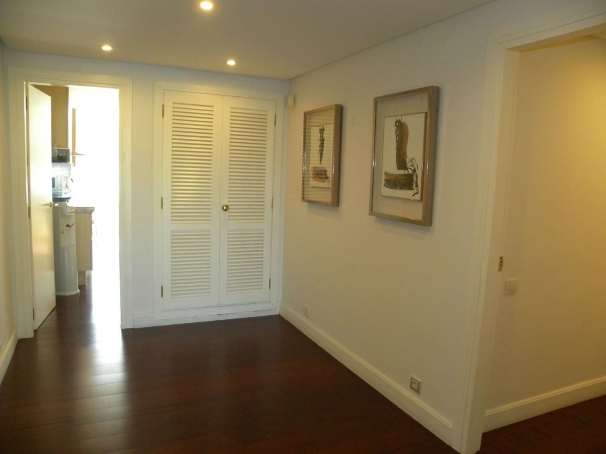 4 Zimmer Apartment zu verkaufen in Marbella mit Pool Garage - 995.000 € (Ref: 10001662)