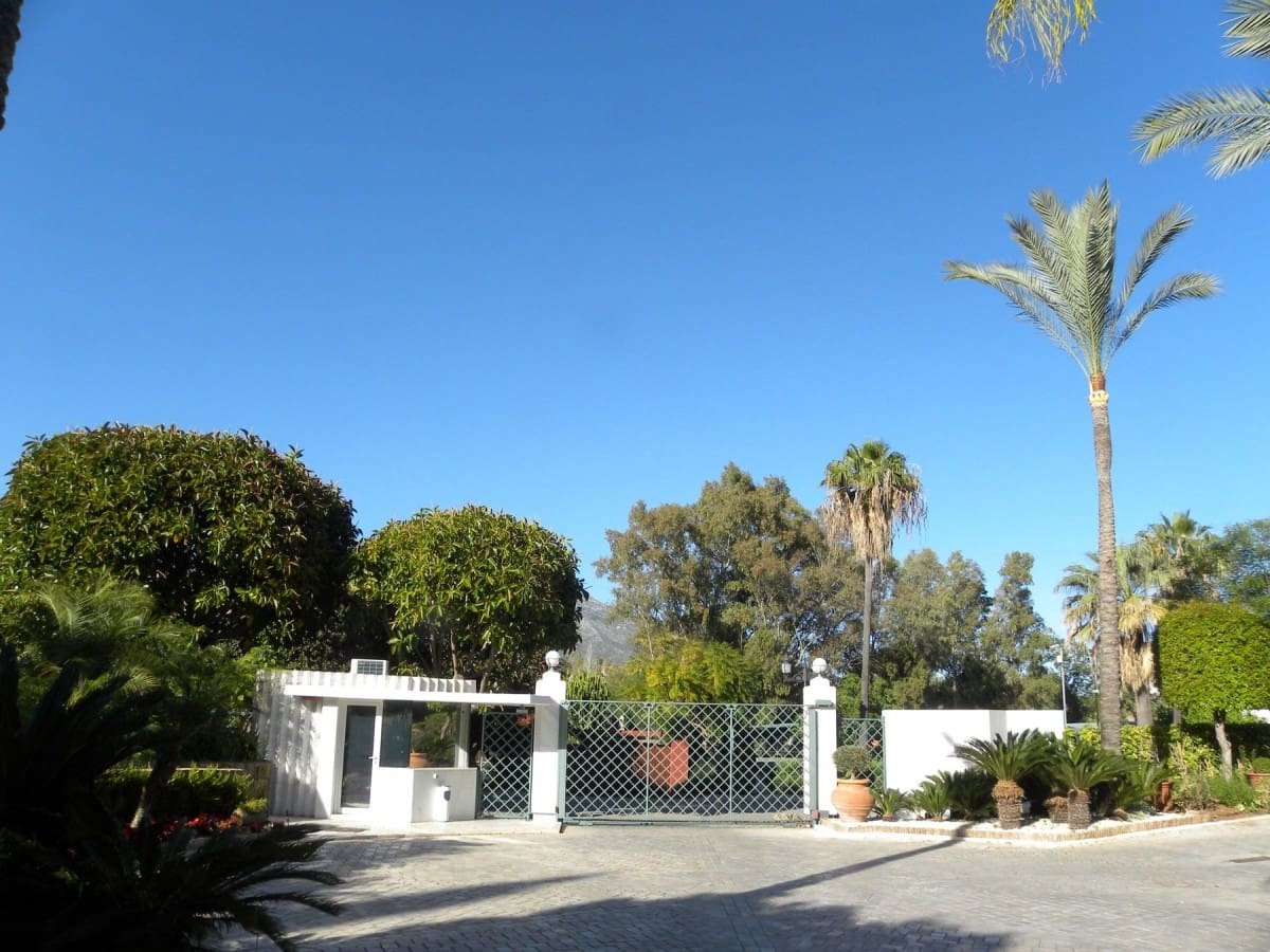 4 Zimmer Apartment zu verkaufen in Marbella mit Pool Garage - 995.000 € (Ref: 10001662)