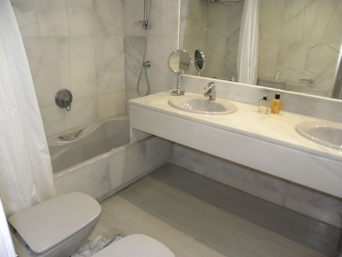 4 Zimmer Apartment zu verkaufen in Marbella mit Pool Garage - 995.000 € (Ref: 10001662)