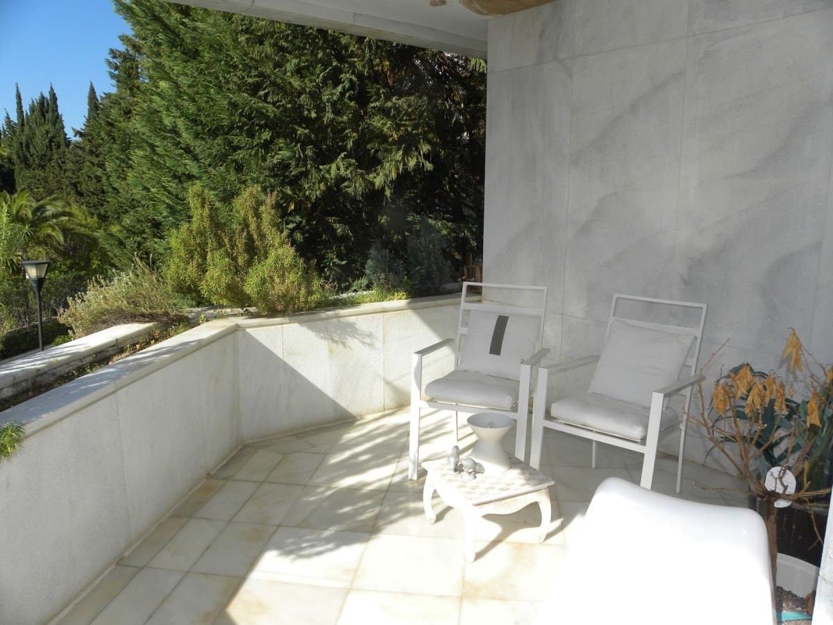 4 Zimmer Apartment zu verkaufen in Marbella mit Pool Garage - 995.000 € (Ref: 10001662)