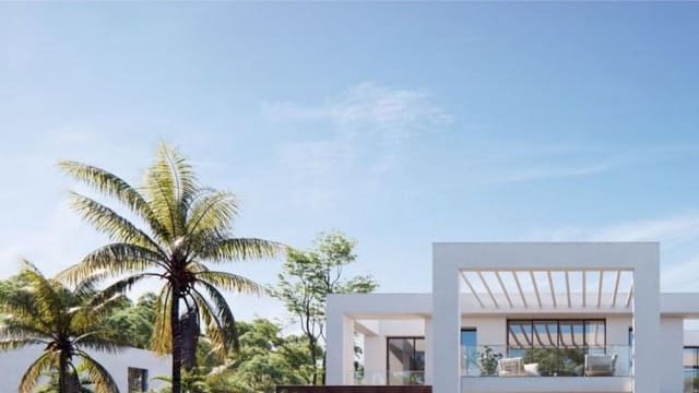 4 bedroom Villa for sale in Marbella with pool - € 1,925,000 (Ref: 10001669)