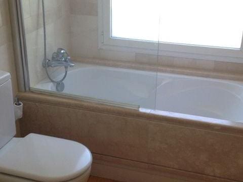 3 sypialnia Apartament na sprzedaż w Marbella z basenem garażem - 930 000 € (Ref: 10001672)