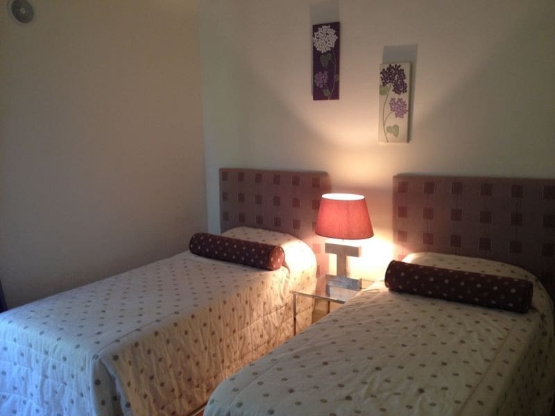 3 sypialnia Apartament na sprzedaż w Marbella z basenem garażem - 930 000 € (Ref: 10001672)