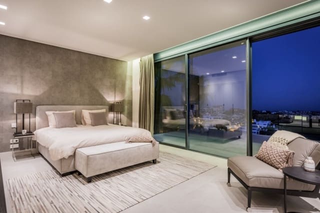 5 bedroom Villa for sale in Benahavís with pool garage - € 3,450,000 (Ref: 10001673)