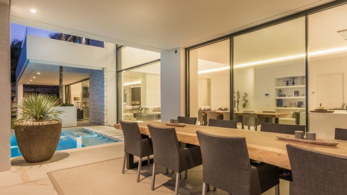 5 bedroom Villa for sale in Benahavis with pool garage - € 3,450,000 (Ref: 10001673)