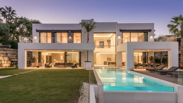 5 bedroom Villa for sale in Benahavís with pool garage - € 3,450,000 (Ref: 10001673)