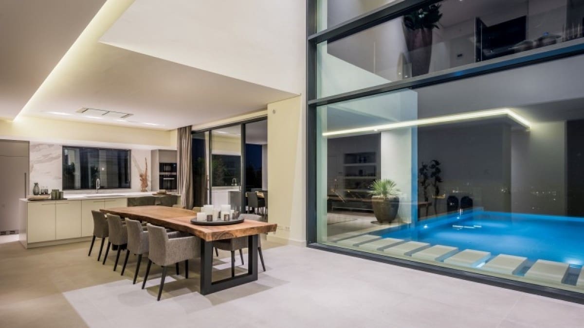 5 bedroom Villa for sale in Benahavis with pool garage - € 3,450,000 (Ref: 10001673)