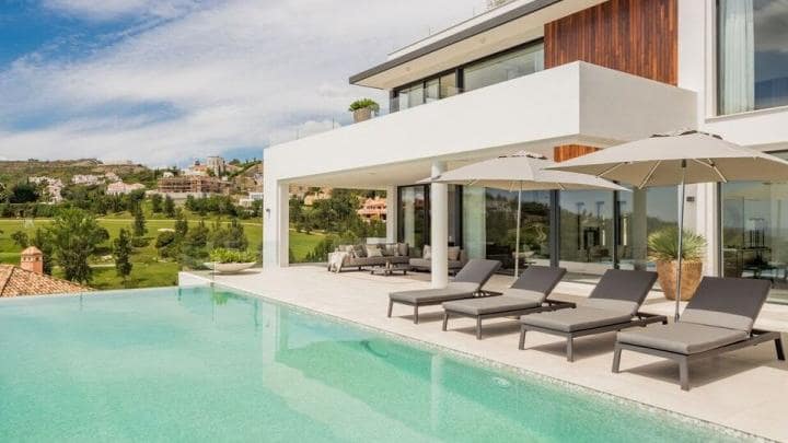 5 Zimmer Villa zu verkaufen in Benahavis mit Pool Garage - 3.750.000 € (Ref: 10001674)
