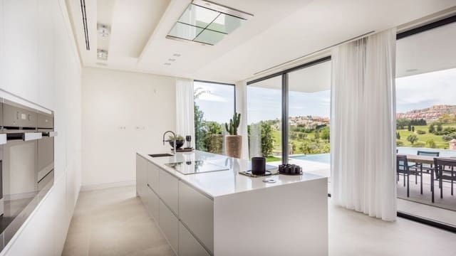 5 Zimmer Villa zu verkaufen in Benahavís mit Pool Garage - 3.750.000 € (Ref: 10001674)