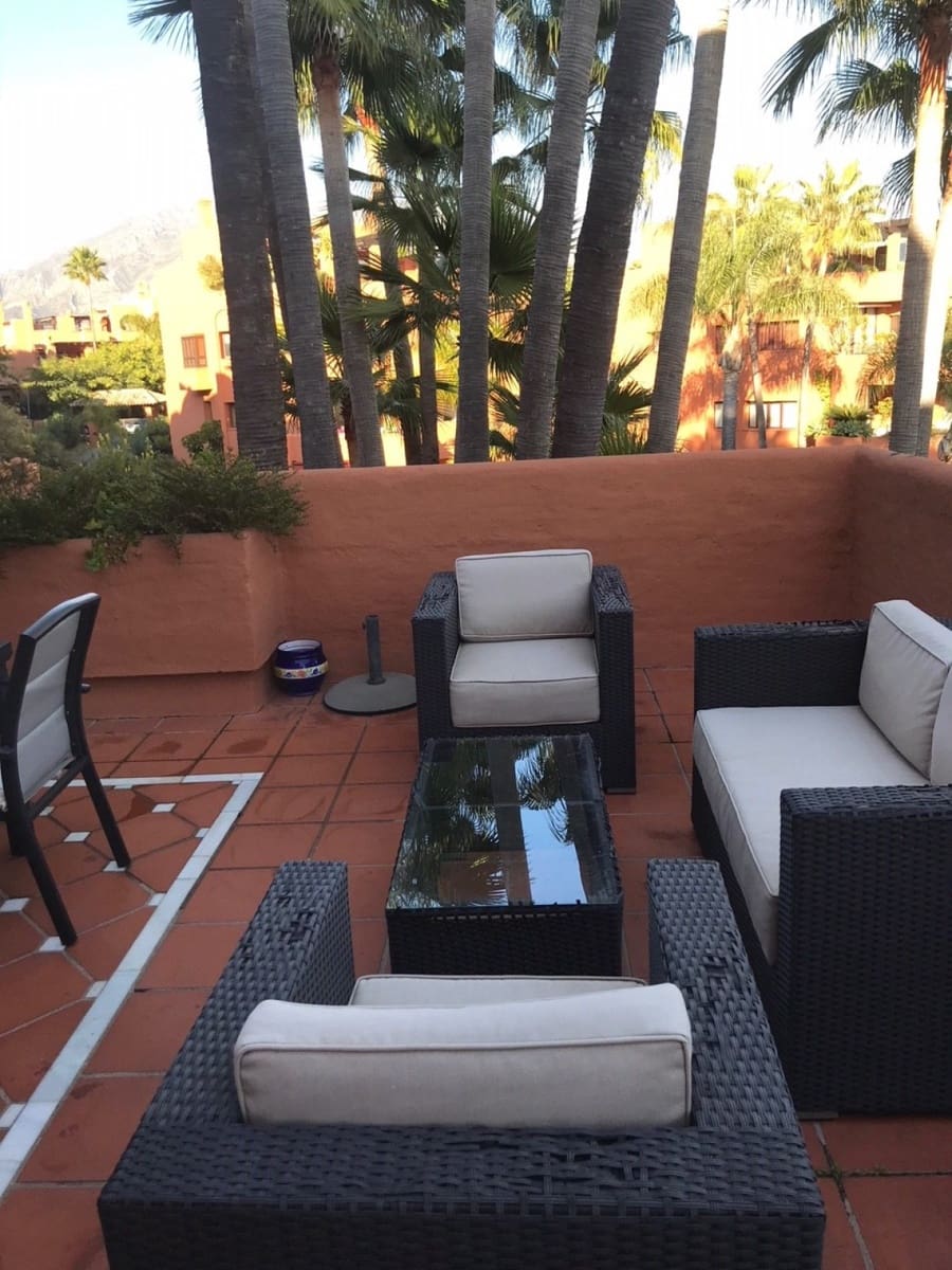 3 quarto Penthouse para venda em Puerto Banus com piscina garagem - 1 275 000 € (Ref: 10001675)
