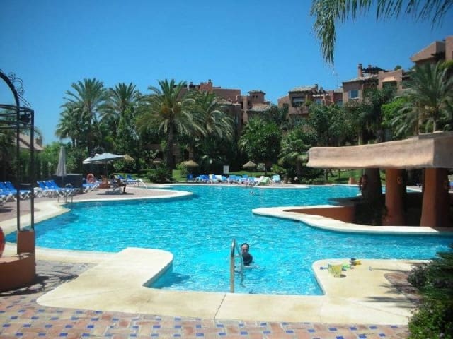 2 chambre Appartement à vendre à Marbella avec piscine garage - 339 000 € (Ref: 10001676)