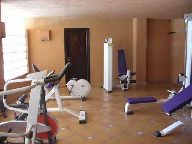 2 chambre Appartement à vendre à Marbella avec piscine garage - 339 000 € (Ref: 10001676)