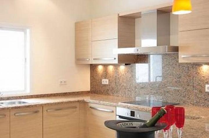 2 quarto Apartamento para venda em Puerto Banus com piscina - 995 000 € (Ref: 10001677)