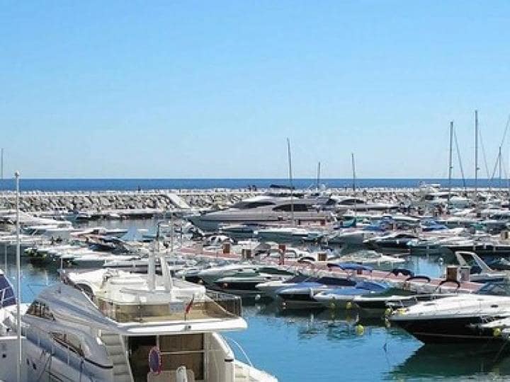 2 quarto Apartamento para venda em Puerto Banus com piscina - 995 000 € (Ref: 10001677)