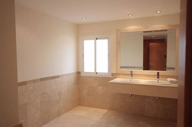 2 quarto Apartamento para venda em Puerto Banus, Marbella com piscina - 995 000 € (Ref: 10001677)