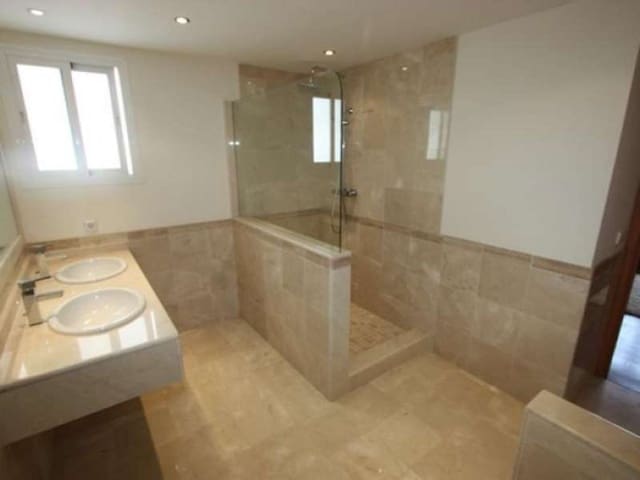 2 quarto Apartamento para venda em Puerto Banus, Marbella com piscina - 995 000 € (Ref: 10001677)