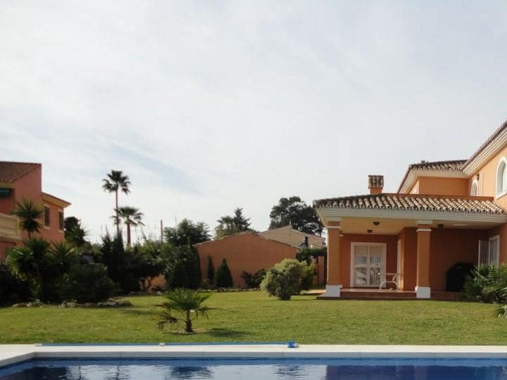 4 soverom Villa til salgs i Estepona med svømmebasseng garasje - € 2 750 000 (Ref: 10001678)