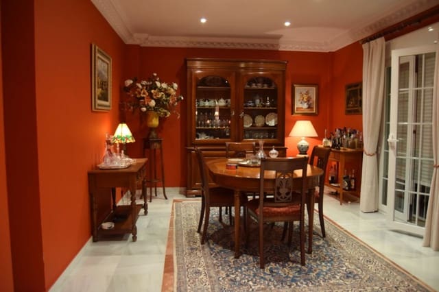 4 soverom Villa til salgs i Estepona med svømmebasseng garasje - € 2 750 000 (Ref: 10001678)
