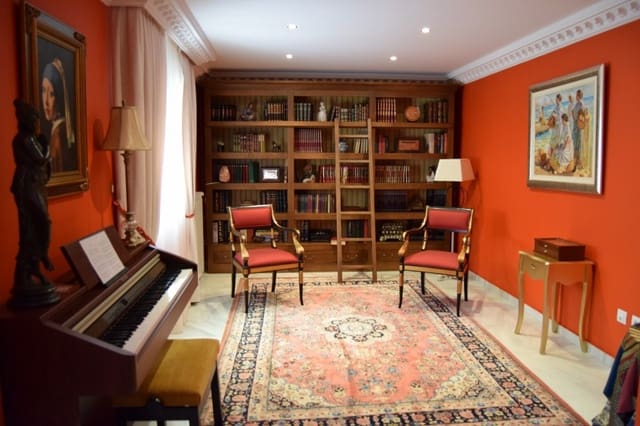 4 soverom Villa til salgs i Estepona med svømmebasseng garasje - € 2 750 000 (Ref: 10001678)