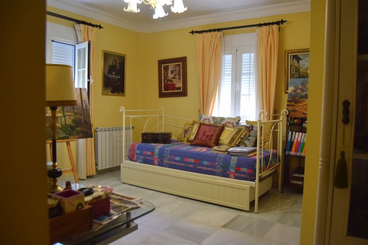 4 soverom Villa til salgs i Estepona med svømmebasseng garasje - € 2 750 000 (Ref: 10001678)
