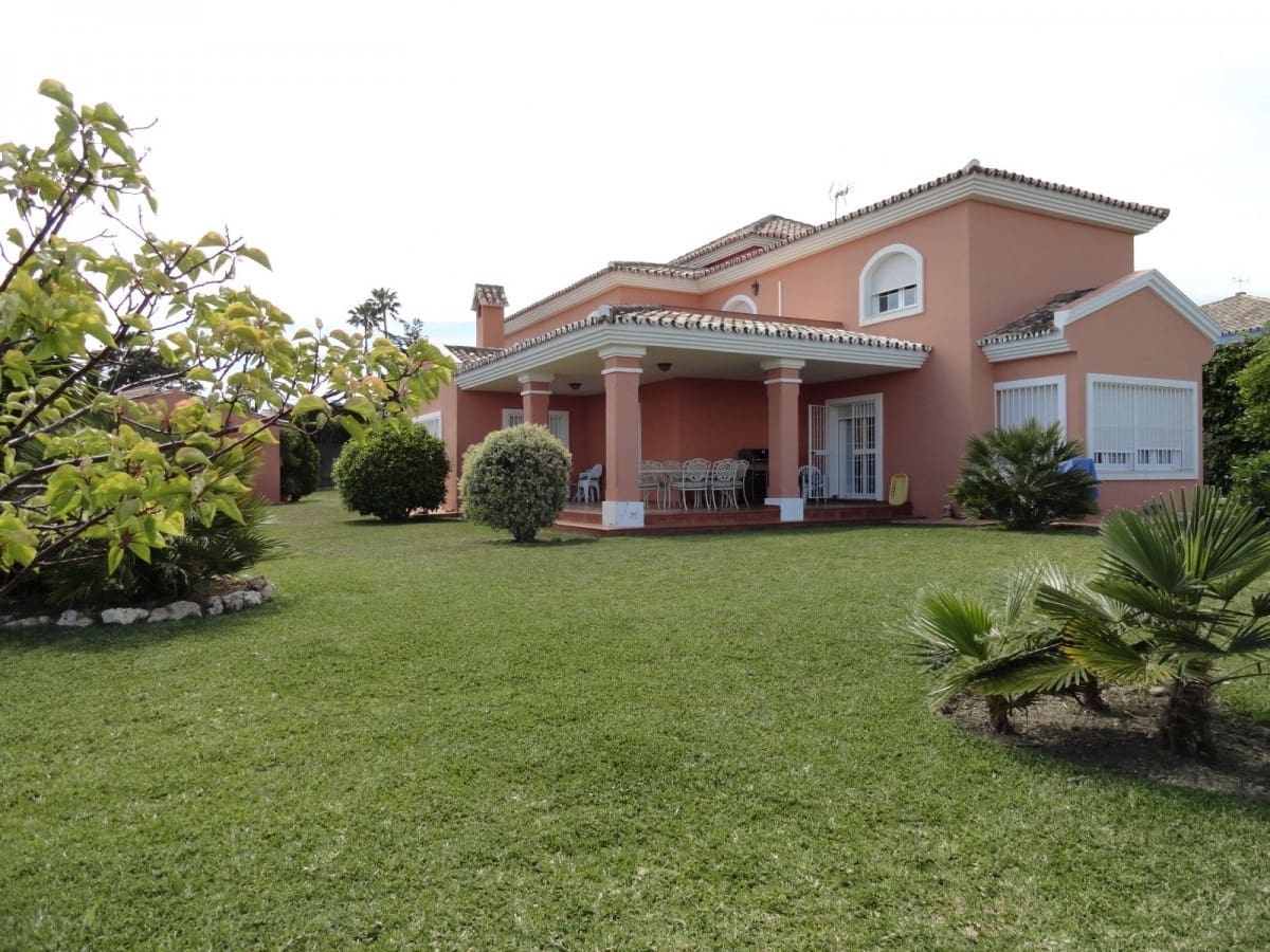 4 soverom Villa til salgs i Estepona med svømmebasseng garasje - € 2 750 000 (Ref: 10001678)