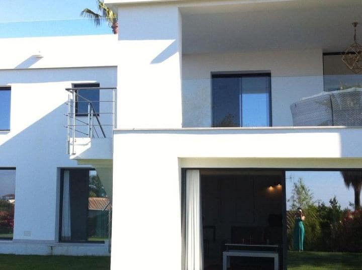 5 bedroom Villa for sale in Marbella with pool garage - € 1,795,000 (Ref: 10001681)