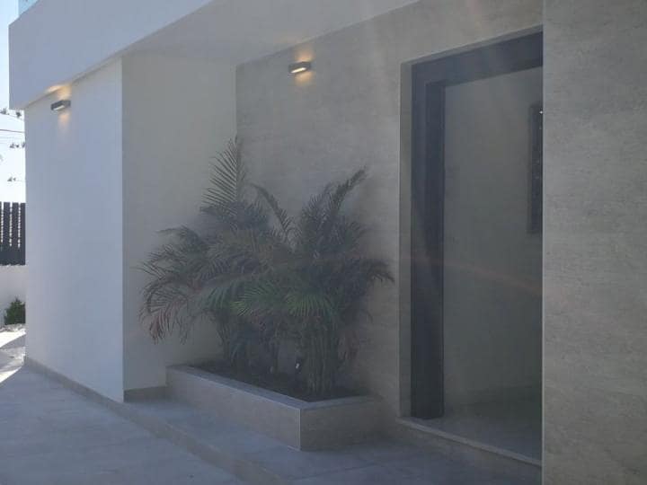 5 bedroom Villa for sale in Marbella with pool garage - € 1,795,000 (Ref: 10001681)