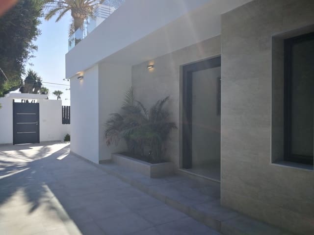5 bedroom Villa for sale in Marbella with pool garage - € 1,795,000 (Ref: 10001681)
