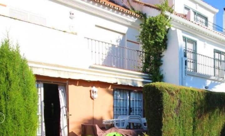 4 Zimmer Haus zu verkaufen in Marbella mit Pool Garage - 329.500 € (Ref: 10001683)