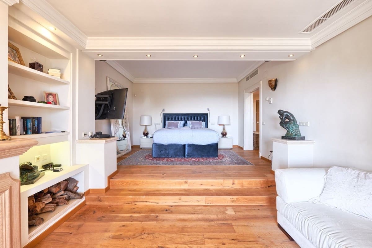 7 sypialnia Willa na sprzedaż w Marbella z basenem garażem - 3 850 000 € (Ref: 10001684)