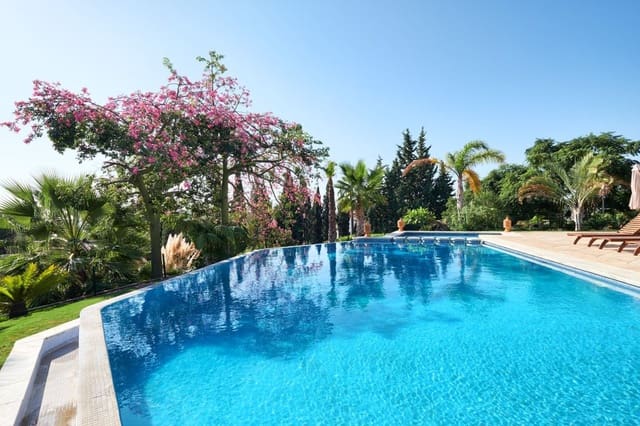 7 sypialnia Willa na sprzedaż w Marbella z basenem garażem - 3 850 000 € (Ref: 10001684)
