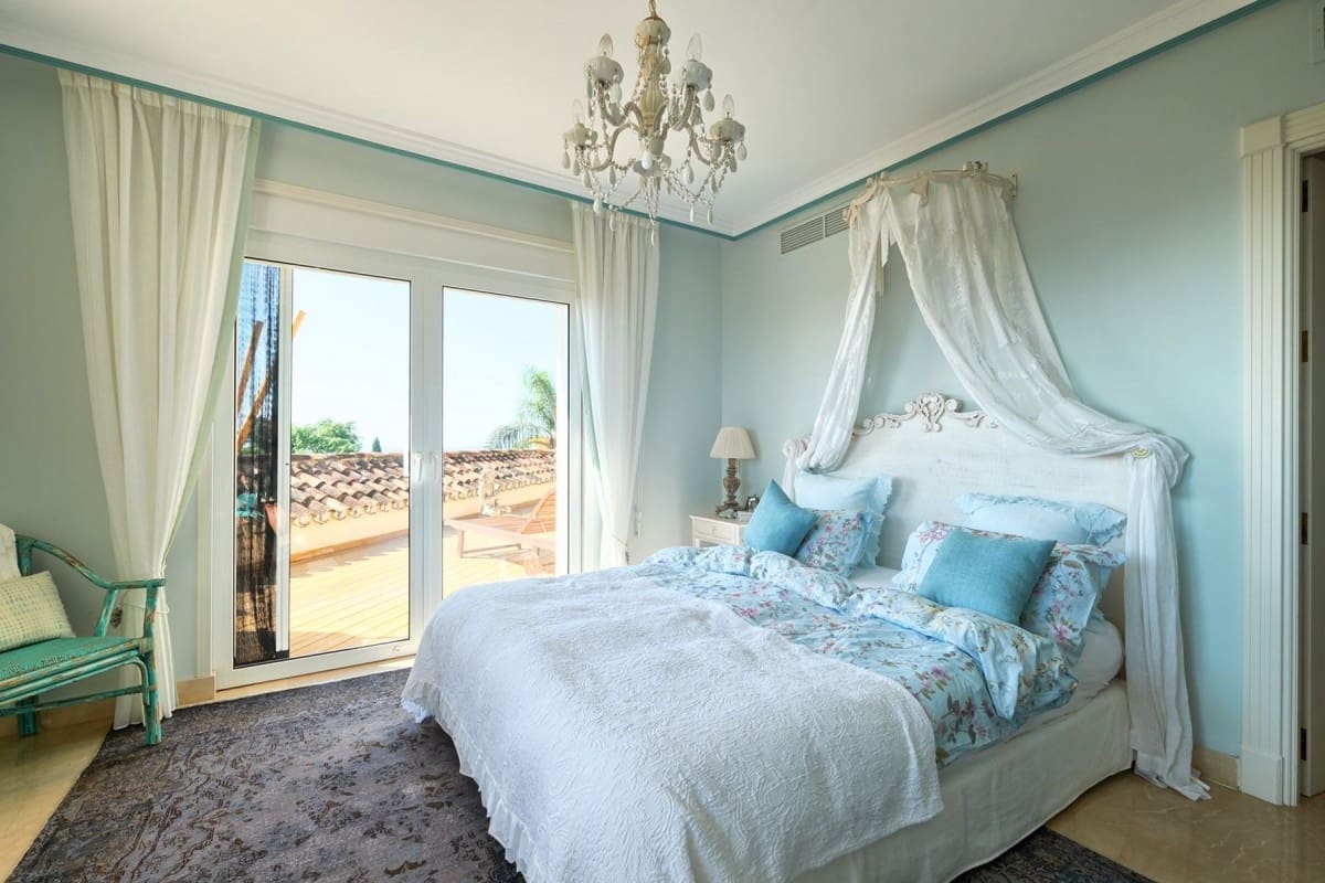 7 sypialnia Willa na sprzedaż w Marbella z basenem garażem - 3 850 000 € (Ref: 10001684)