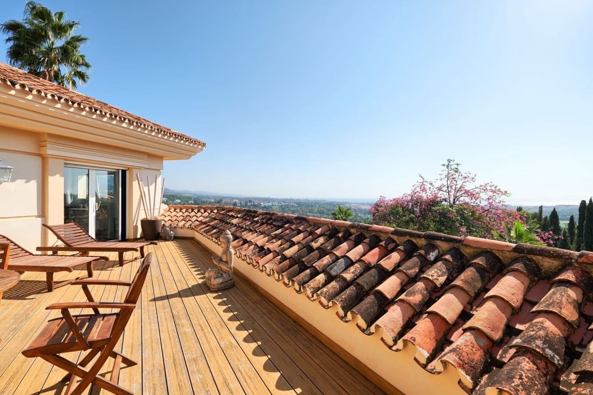 7 sypialnia Willa na sprzedaż w Marbella z basenem garażem - 3 850 000 € (Ref: 10001684)