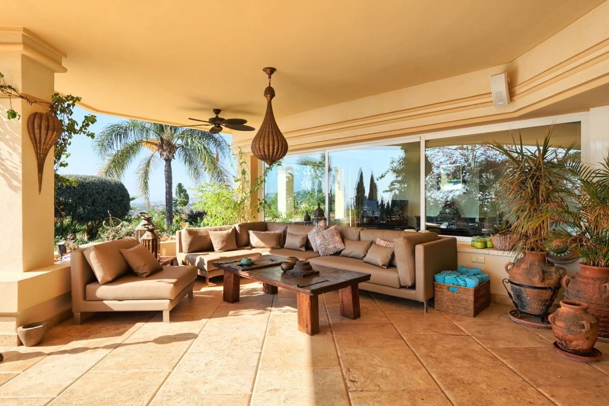 7 sypialnia Willa na sprzedaż w Marbella z basenem garażem - 3 850 000 € (Ref: 10001684)